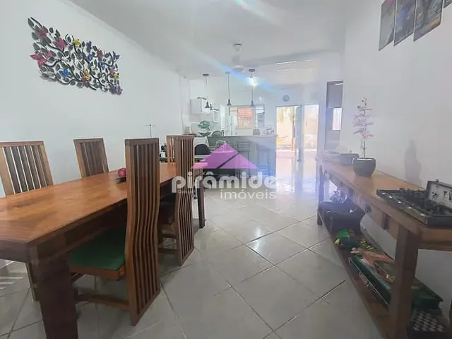Casa com 245m² 3 quartos e 2 banheiros, à venda ou para alugar, no bairro Jardim das Gaivotas em Caraguatatuba