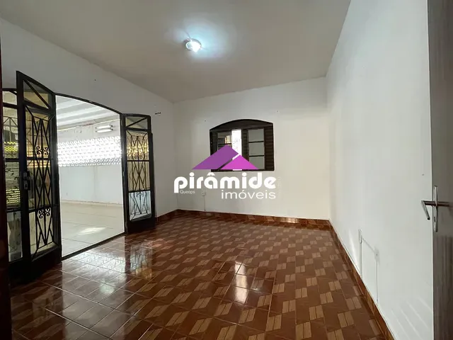 Casa com 274m² 3 quartos e 2 banheiros, à venda, no bairro Vila São Benedito em São José dos Campos