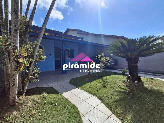 Casa com 600m² 2 quartos e 4 banheiros, à venda, no bairro Porto Novo em Caraguatatuba