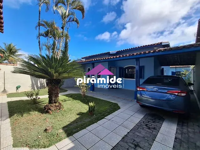 Casa com 600m² 2 quartos e 4 banheiros, à venda, no bairro Porto Novo em Caraguatatuba