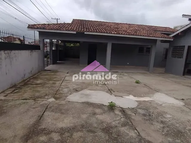Casa com 322m² 3 quartos e 3 banheiros, à venda, no bairro Indaiá em Caraguatatuba