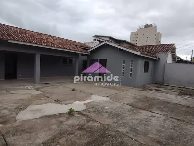 Casa com 322m² 3 quartos e 3 banheiros, à venda, no bairro Indaiá em Caraguatatuba