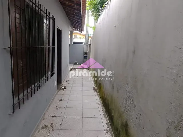 Casa com 322m² 3 quartos e 3 banheiros, à venda, no bairro Indaiá em Caraguatatuba