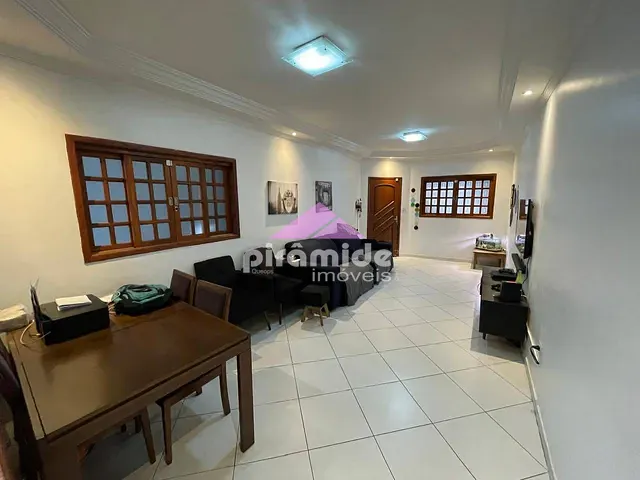 Casa com 125m² 3 quartos e 2 banheiros, à venda, no bairro Bosque dos Eucaliptos em São José dos Campos