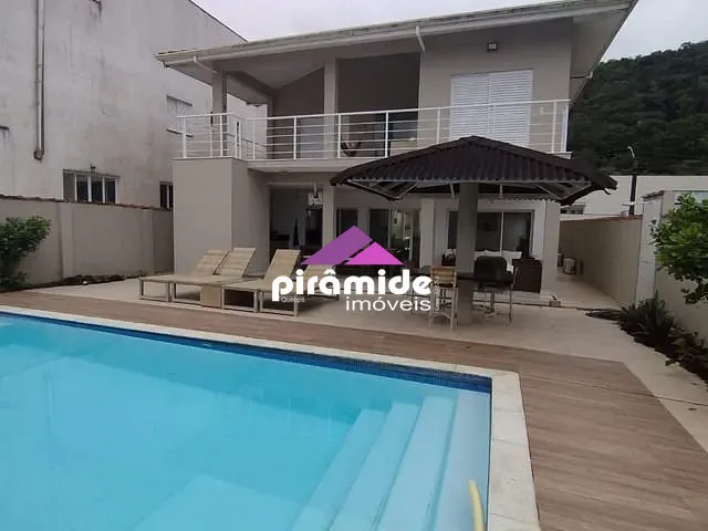 Casa com 400m² 5 quartos e 6 banheiros, à venda, no bairro Mar Verde em Caraguatatuba