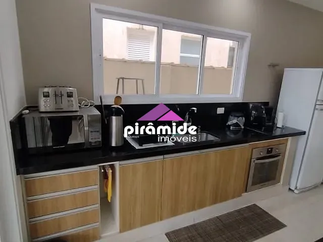Casa com 400m² 5 quartos e 6 banheiros, à venda, no bairro Mar Verde em Caraguatatuba
