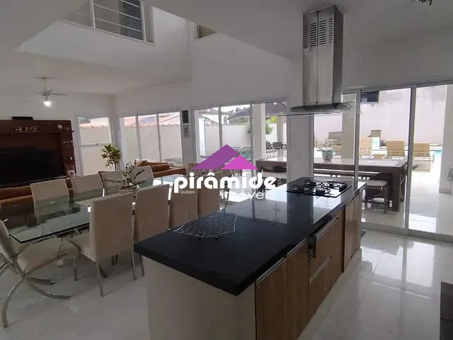 Casa com 400m² 5 quartos e 6 banheiros, à venda, no bairro Mar Verde em Caraguatatuba