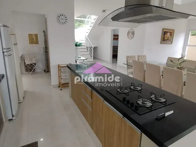 Casa com 400m² 5 quartos e 6 banheiros, à venda, no bairro Mar Verde em Caraguatatuba