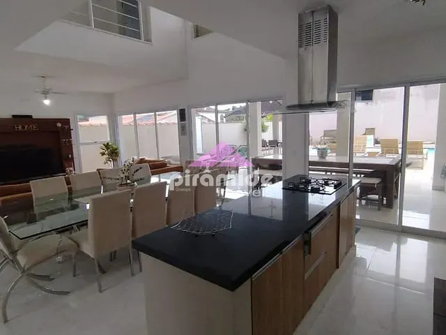 Casa com 400m² 5 quartos e 6 banheiros, à venda, no bairro Mar Verde em Caraguatatuba