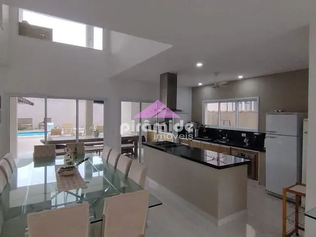 Casa com 400m² 5 quartos e 6 banheiros, à venda, no bairro Mar Verde em Caraguatatuba