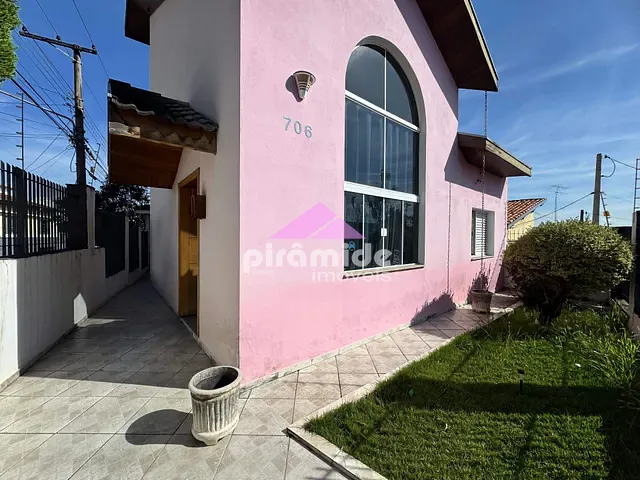 Casa com 242m² 3 quartos e 3 banheiros, à venda, no bairro Centro em Jacareí