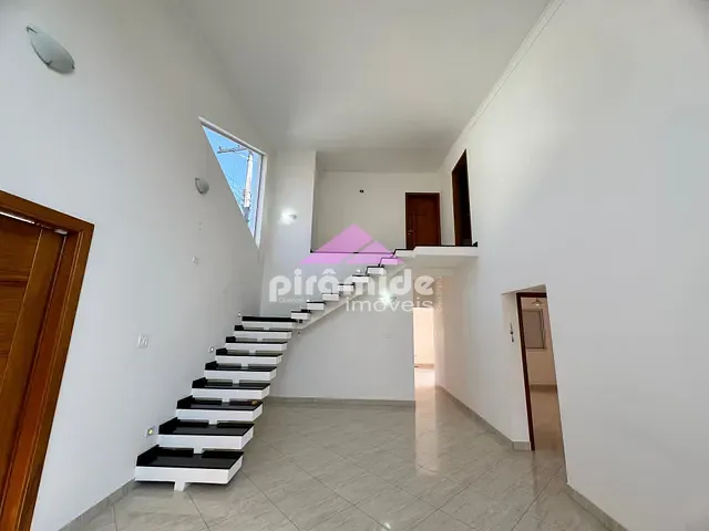 Casa com 242m² 3 quartos e 3 banheiros, à venda, no bairro Centro em Jacareí