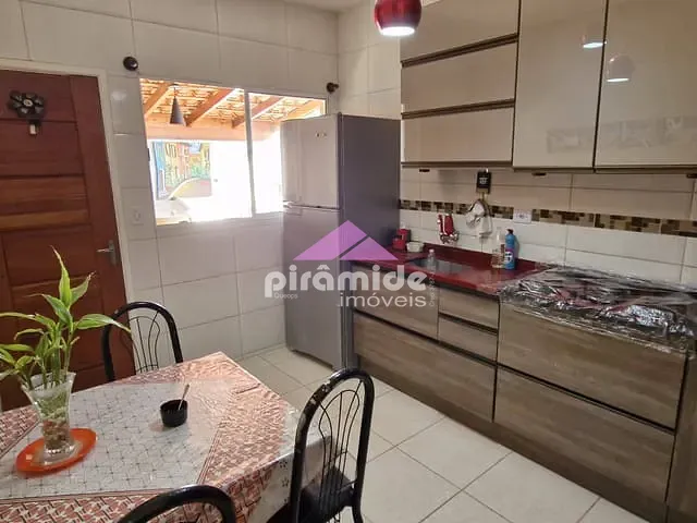 Casa com 100m² 2 quartos e 2 banheiros, à venda, no bairro Golfinhos em Caraguatatuba