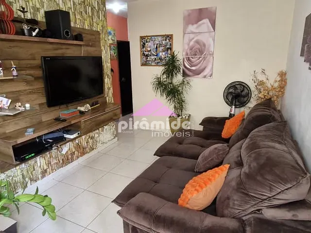 Casa com 100m² 2 quartos e 2 banheiros, à venda, no bairro Golfinhos em Caraguatatuba