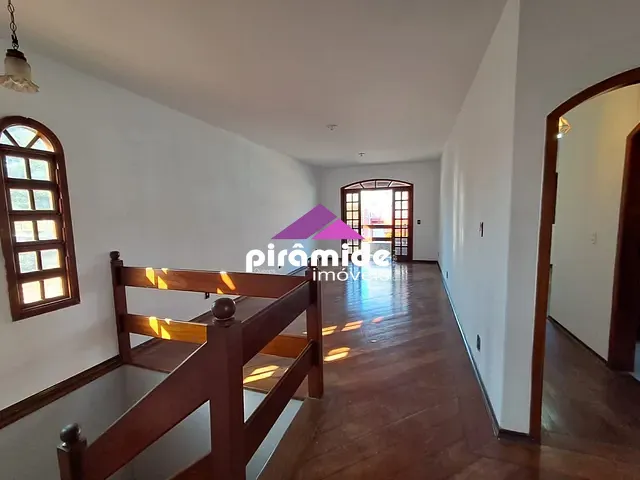 Casa com 250m² 3 quartos e 4 banheiros, à venda ou para alugar, no bairro Jardim Paraíso do Sol em São José dos Campos
