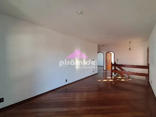 Casa com 250m² 3 quartos e 4 banheiros, à venda ou para alugar, no bairro Jardim Paraíso do Sol em São José dos Campos