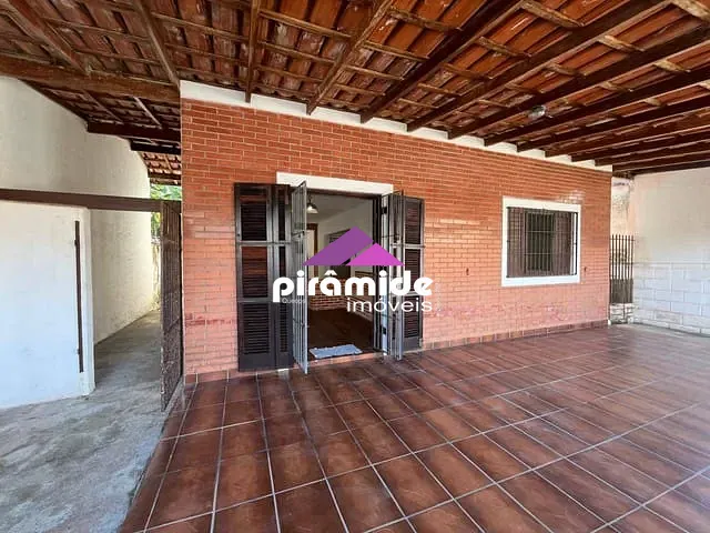Casa com 250m² 2 quartos e 2 banheiros, à venda, no bairro Porto Novo em Caraguatatuba