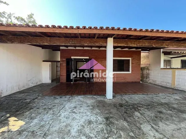 Casa com 250m² 2 quartos e 2 banheiros, à venda, no bairro Porto Novo em Caraguatatuba