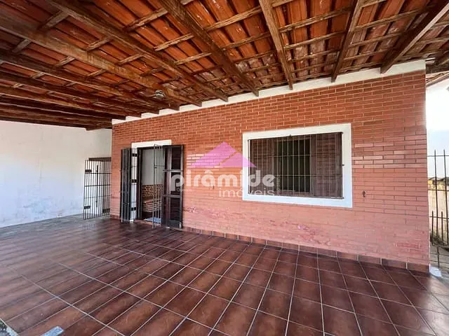 Casa com 250m² 2 quartos e 2 banheiros, à venda, no bairro Porto Novo em Caraguatatuba