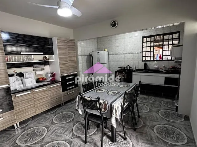 Casa 3 quartos e 3 banheiros, à venda, no bairro Jardim Limoeiro em São José dos Campos
