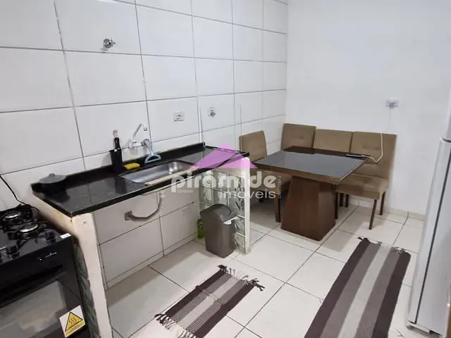 Casa com 142m² 2 quartos e 2 banheiros, à venda, no bairro Golfinhos em Caraguatatuba