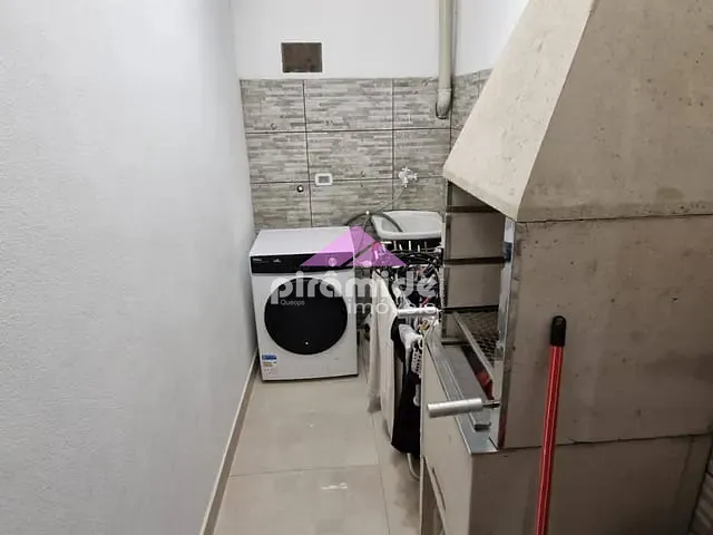 Casa com 142m² 2 quartos e 2 banheiros, à venda, no bairro Golfinhos em Caraguatatuba