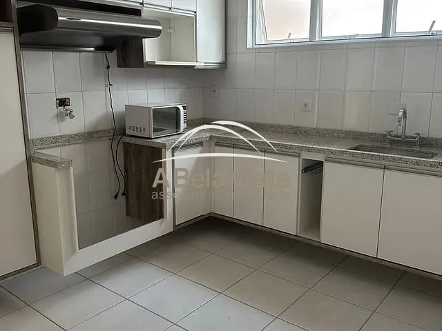 Casa 3 quartos e 1 banheiro, para alugar, no bairro Alphaville em Santana de Parnaíba