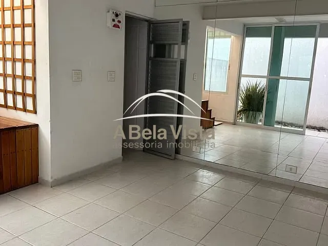 Casa 3 quartos e 1 banheiro, para alugar, no bairro Alphaville em Santana de Parnaíba
