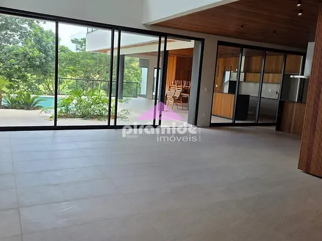 Casa com 600m² 4 quartos e 6 banheiros, à venda, no bairro Urbanova em São José dos Campos