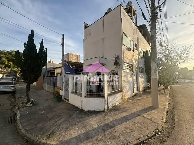 Casa 3 quartos e 2 banheiros, à venda, no bairro Jardim Bela Vista em São José dos Campos