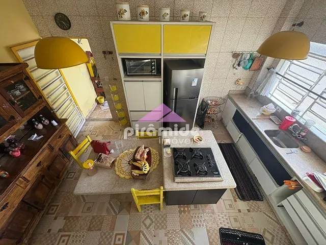 Casa 3 quartos e 2 banheiros, à venda, no bairro Jardim Bela Vista em São José dos Campos