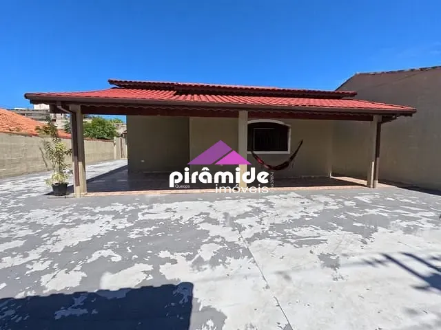 Casa com 450m² 3 quartos e 3 banheiros, à venda, no bairro Aruan em Caraguatatuba