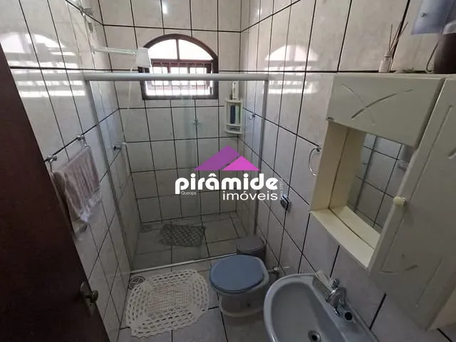 Casa com 450m² 3 quartos e 3 banheiros, à venda, no bairro Aruan em Caraguatatuba