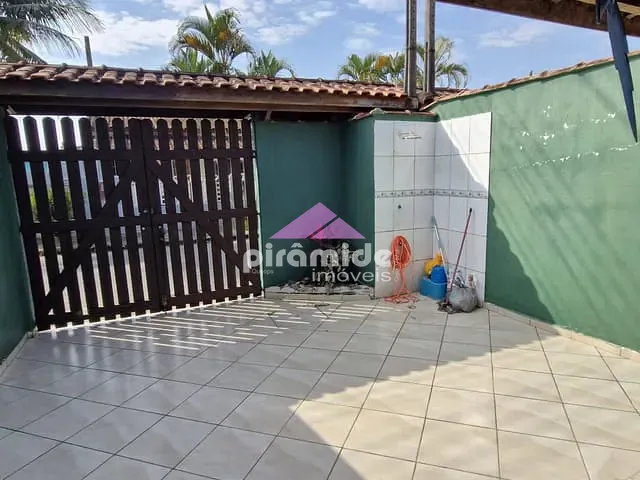 Casa com 125m² 2 quartos e 1 banheiro, à venda, no bairro Porto Novo em Caraguatatuba