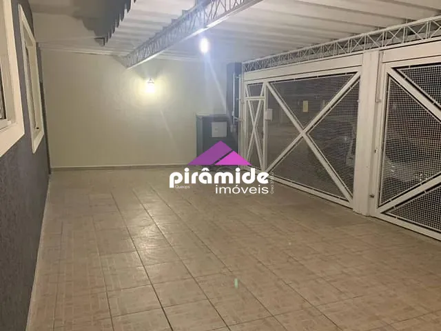 Casa com 250m² 3 quartos e 3 banheiros, à venda, no bairro Bosque dos Eucaliptos em São José dos Campos