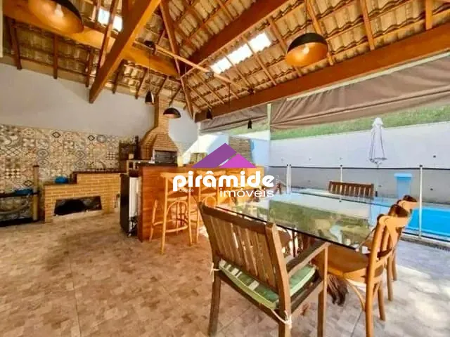 Casa com 350m² 4 quartos e 3 banheiros, à venda, no bairro Urbanova em São José dos Campos