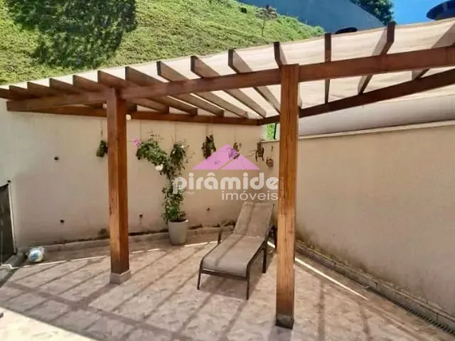 Casa com 350m² 4 quartos e 3 banheiros, à venda, no bairro Urbanova em São José dos Campos