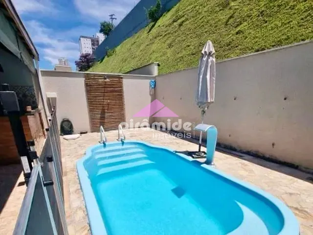 Casa com 350m² 4 quartos e 3 banheiros, à venda, no bairro Urbanova em São José dos Campos