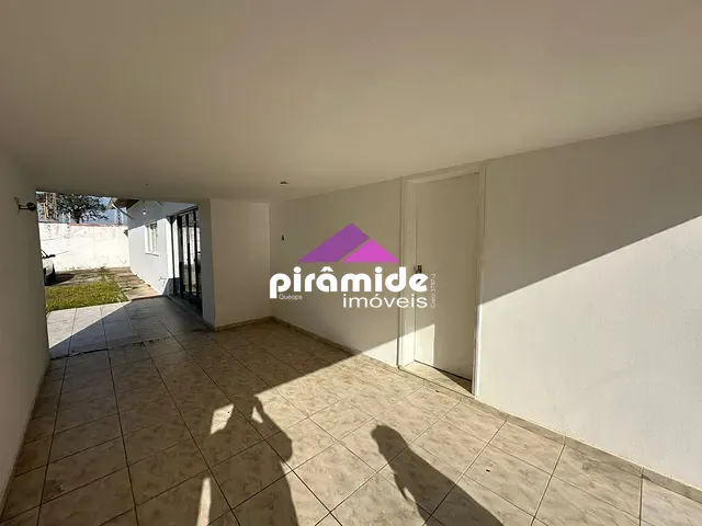 Casa com 624m² 3 quartos e 4 banheiros, à venda ou para alugar, no bairro Centro em São José dos Campos