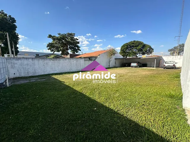 Casa com 624m² 3 quartos e 4 banheiros, à venda ou para alugar, no bairro Centro em São José dos Campos