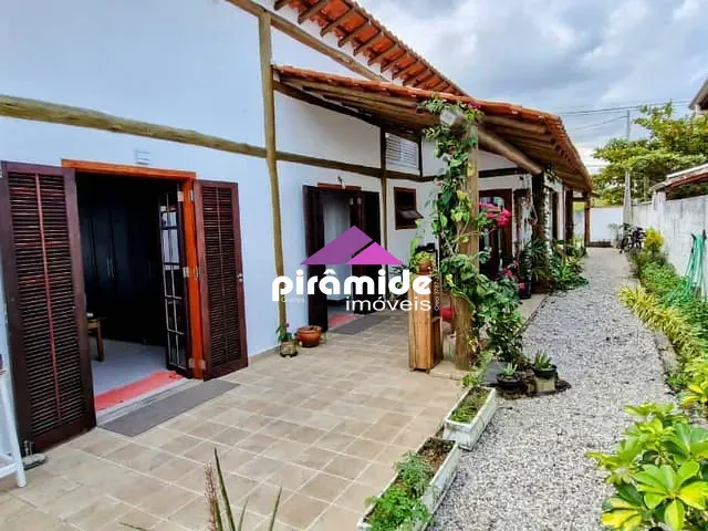 Casa com 360m² 3 quartos e 1 banheiro, à venda, no bairro Capricórnio em Caraguatatuba