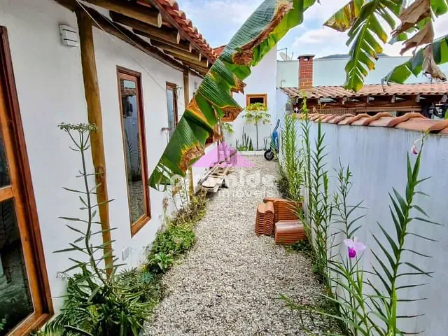 Casa com 360m² 3 quartos e 1 banheiro, à venda, no bairro Capricórnio em Caraguatatuba