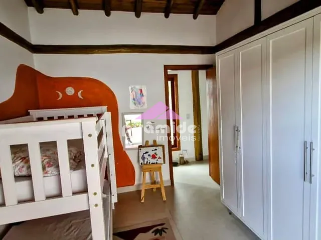 Casa com 360m² 3 quartos e 1 banheiro, à venda, no bairro Capricórnio em Caraguatatuba