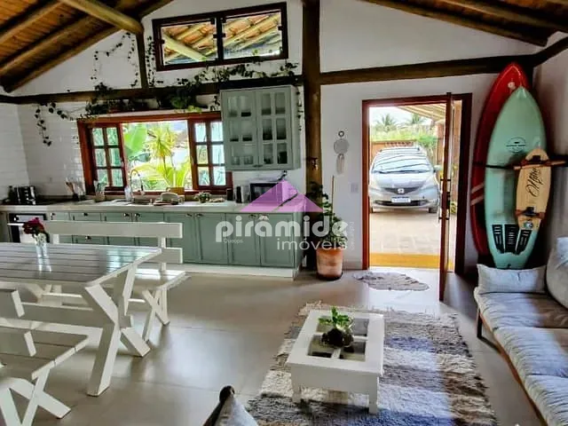 Casa com 360m² 3 quartos e 1 banheiro, à venda, no bairro Capricórnio em Caraguatatuba