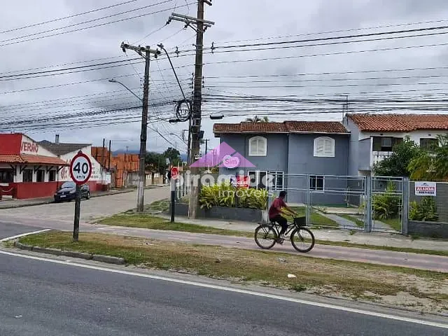Casa com 320m², para alugar, no bairro Porto Novo em Caraguatatuba
