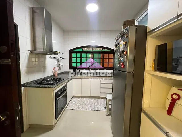 Casa 3 quartos e 2 banheiros, à venda, no bairro Jardim Portugal em São José dos Campos