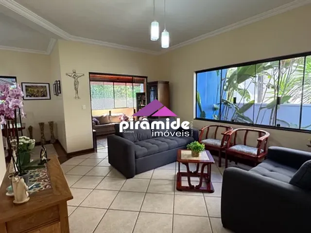 Casa 3 quartos e 5 banheiros, à venda, no bairro Urbanova em São José dos Campos