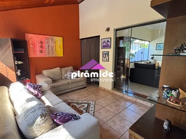 Casa 3 quartos e 5 banheiros, à venda, no bairro Urbanova em São José dos Campos