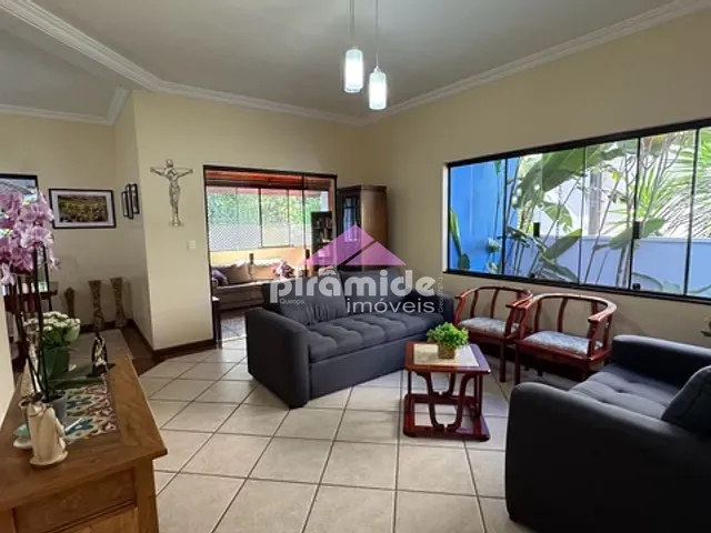 Casa 3 quartos e 5 banheiros, à venda, no bairro Urbanova em São José dos Campos