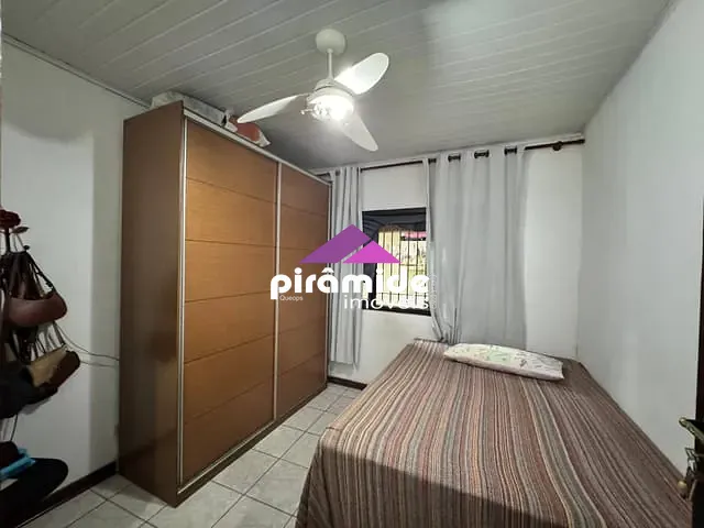Casa 3 quartos e 2 banheiros, à venda, no bairro Monte Castelo em São José dos Campos